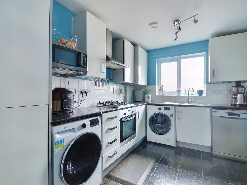 2 bed terraced house for sale in The Bramblings, Amersham HP6, £465,000
