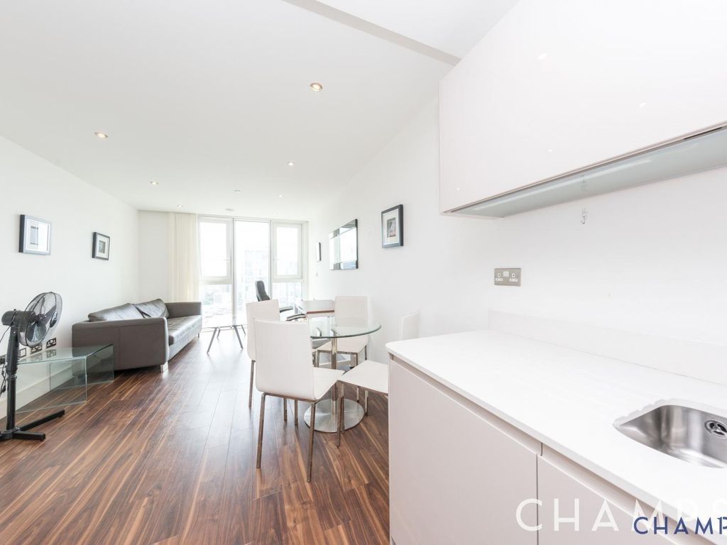 1 bed flat for sale in Alie Street, London E1, £640,000