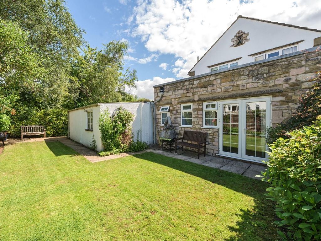 3 bed detached house for sale in The Fairway, Tadcaster LS24, £375,000