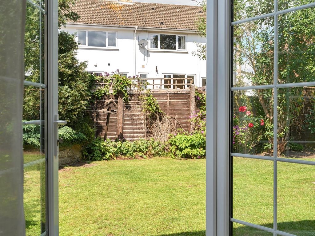 3 bed detached house for sale in The Fairway, Tadcaster LS24, £375,000