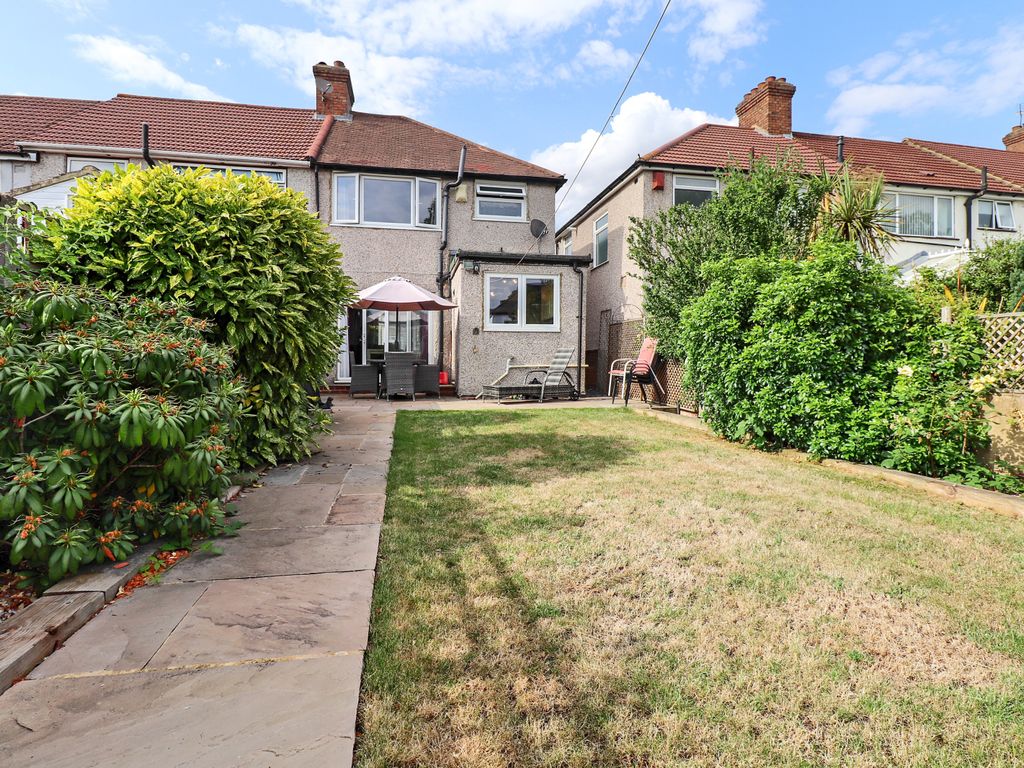 3 bed semi-detached house for sale in Glenview, London SE2, £475,000