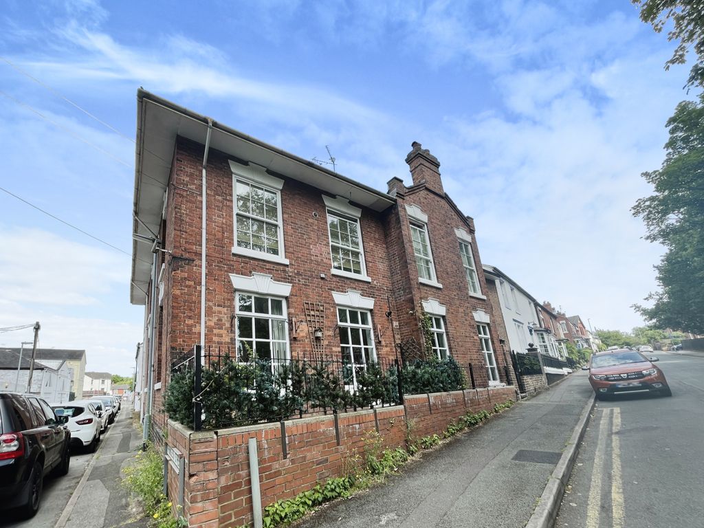 1 bed flat for sale in Princess Street, Newcastle-Under-Lyme ST5, £120,000