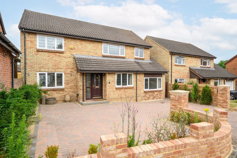 3 bed detached house for sale in The Green, Fetcham, Leatherhead KT22, £774,950