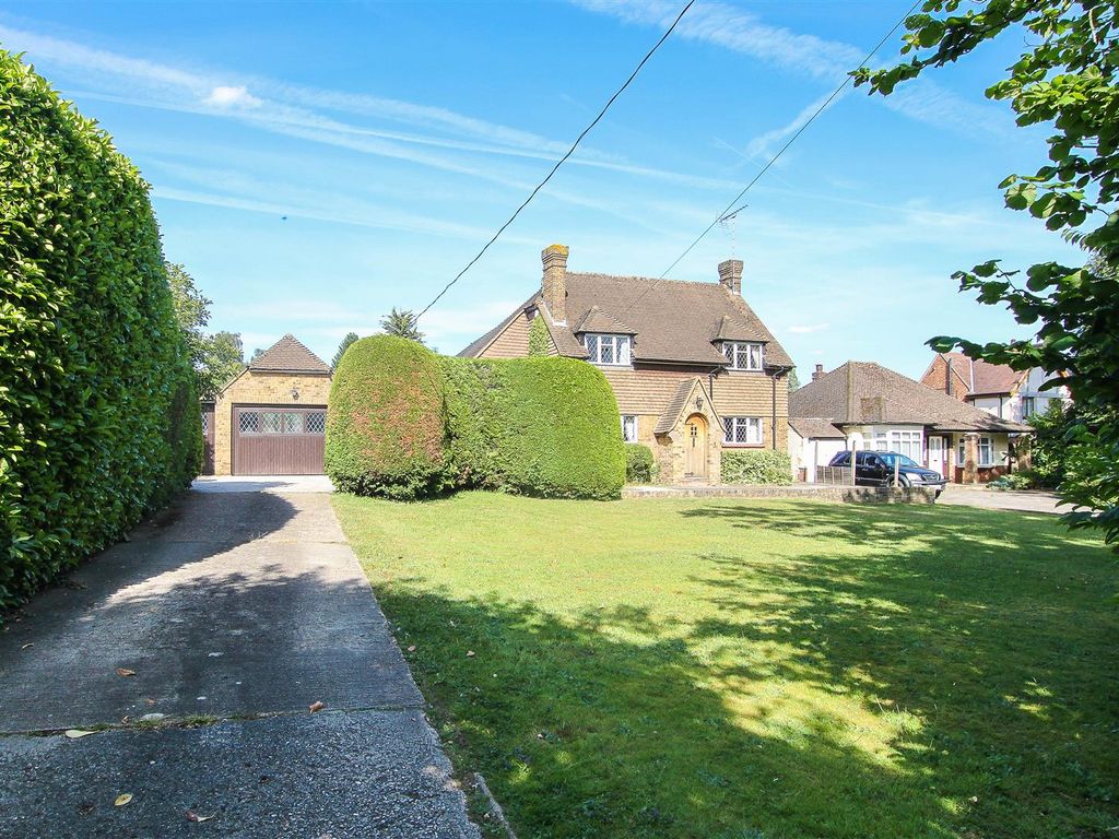 4 bed detached house for sale in Outings Lane, Doddinghurst, Brentwood CM15, £1,100,000