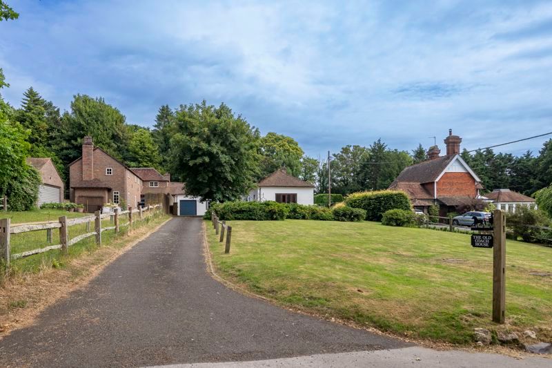 3 bed bungalow for sale in Little Horsted, Uckfield TN22, £600,000