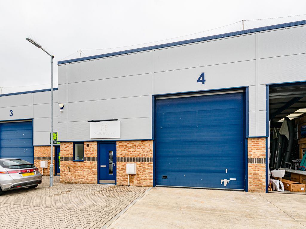 Warehouse to let in Unit 4, Avro Business Park, Christchurch BH23, £18,000 pa