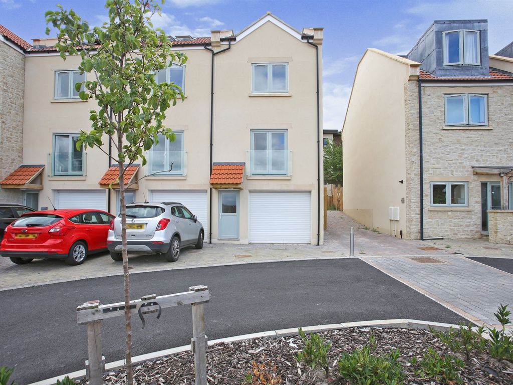 3 bed end terrace house for sale in Eastgate Court, Frome BA11, £365,000