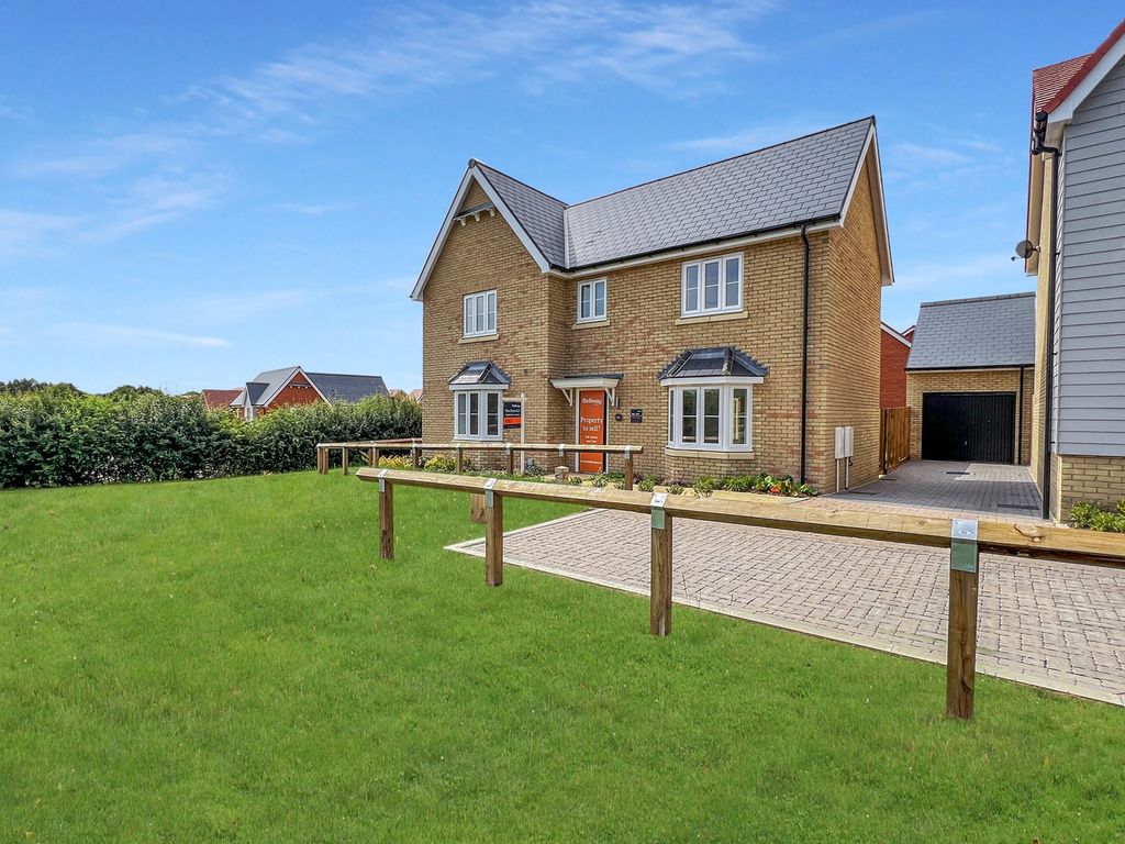 New home, 4 bed detached house for sale in Willow Park, Halstead CO9, £549,995