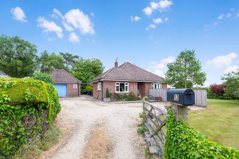 2 bed detached bungalow for sale in Glyn Place, East Melbury, Shaftesbury SP7, £475,000