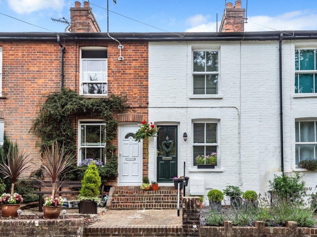 2 bed terraced house for sale in Fairglen Cottages, Fairglen Road, Wadhurst, East Sussex TN5, £375,000