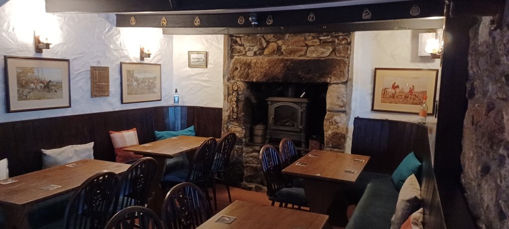Pub/bar to let in Fox And Hounds, Scorrier, Redruth, Cornwall TR16, £26,500 pa