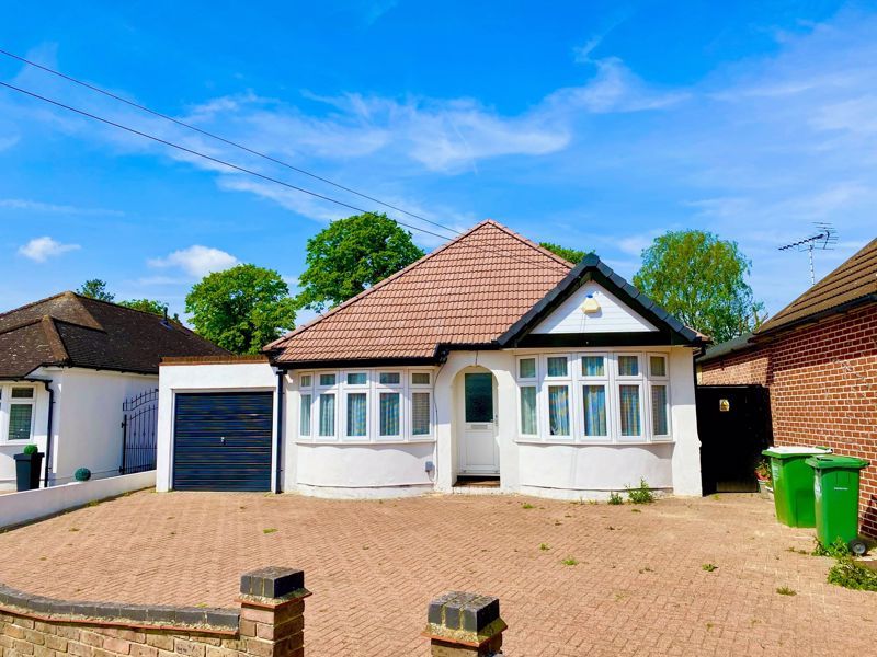 2 bed detached bungalow for sale in Langdale Crescent, Bexleyheath DA7, £525,000