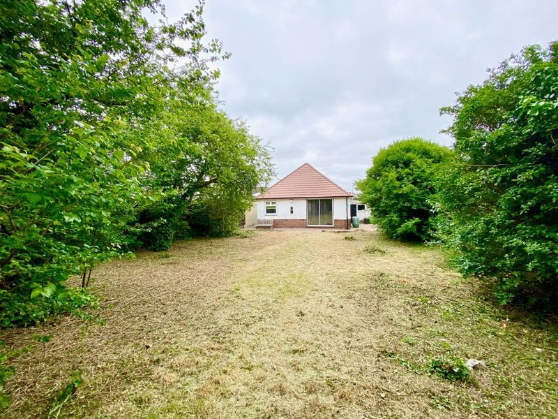 2 bed detached bungalow for sale in Langdale Crescent, Bexleyheath DA7, £525,000