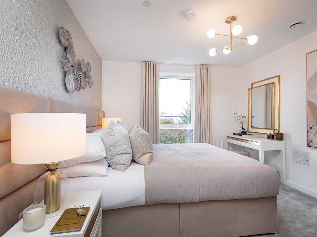 New home, 2 bed flat for sale in Crossways Blvd, Greenhithe, Dartford, Kent DA2, £300,000