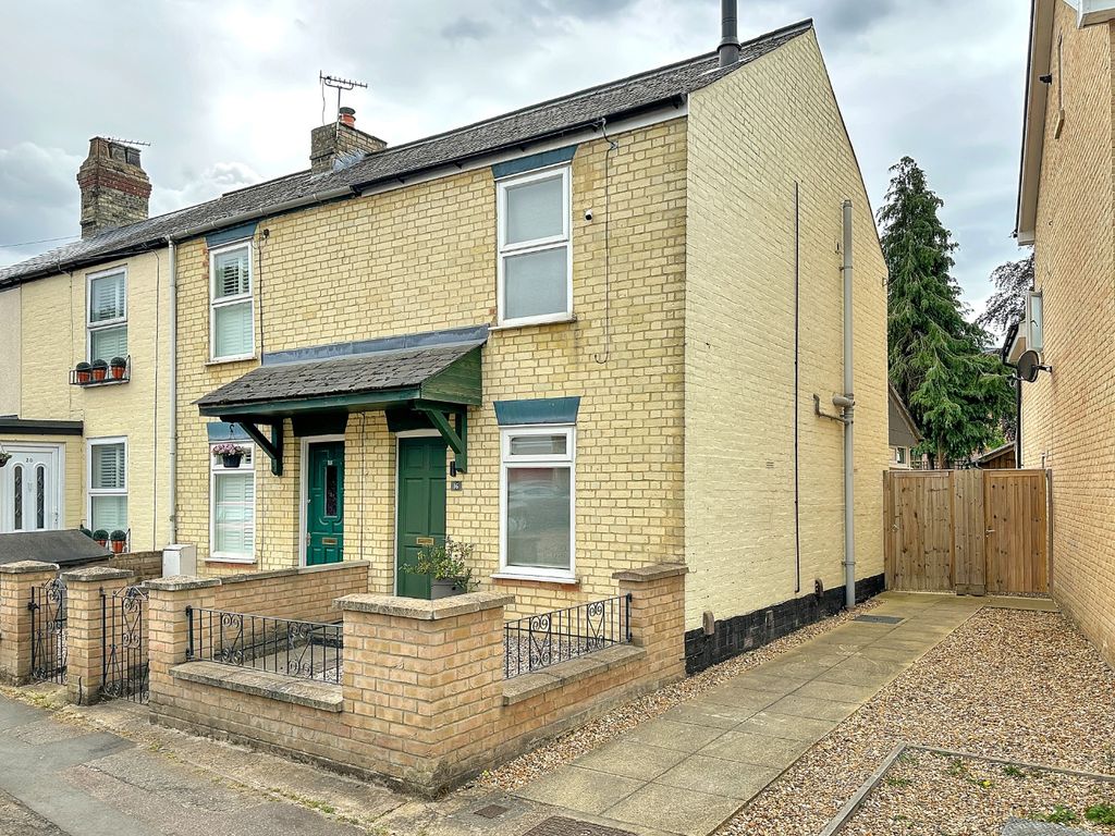 2 bed end terrace house for sale in Fishers Lane, Cherry Hinton, Cambridge CB1, £400,000