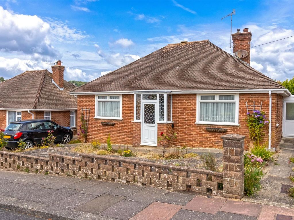 4 bed detached bungalow for sale in Ashfold Avenue, Findon Valley, Worthing BN14, £500,000