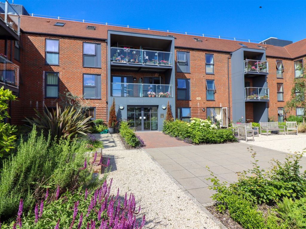 2 bed flat for sale in The Dean, Alresford SO24, £399,950