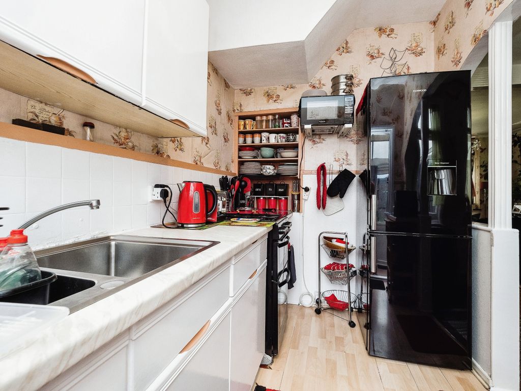 3 bed end terrace house for sale in Sandford Road, London E6, £425,000