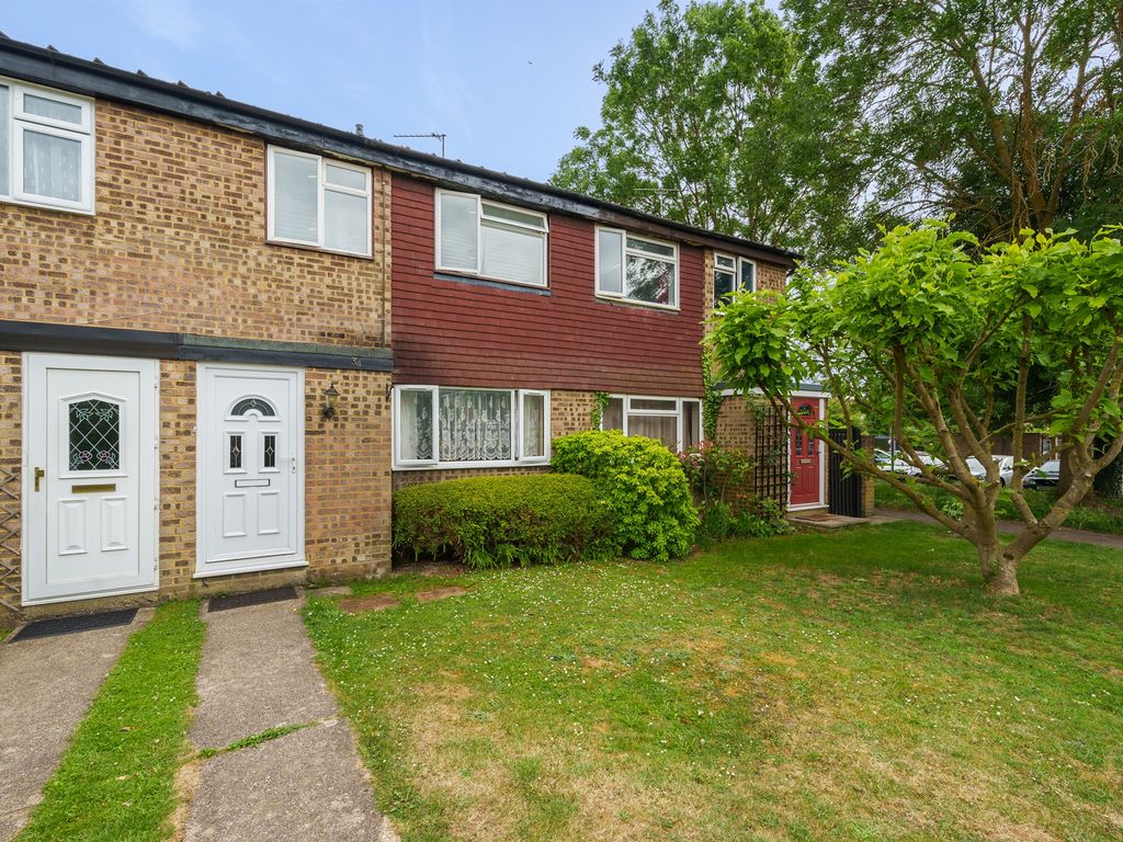 3 bed terraced house for sale in Palmers Close, Maidenhead SL6, £400,000