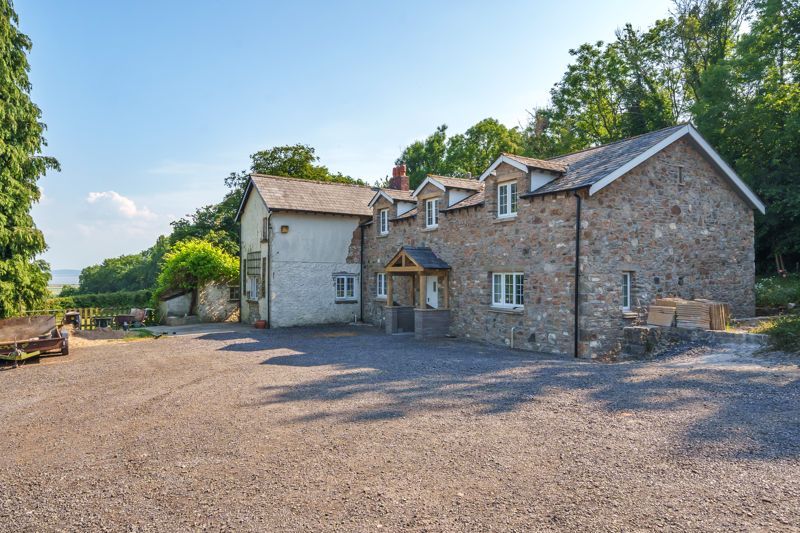 5 bed equestrian property for sale in Minnetts Lane, Rogiet, Monmouthshire NP26, £1,100,000