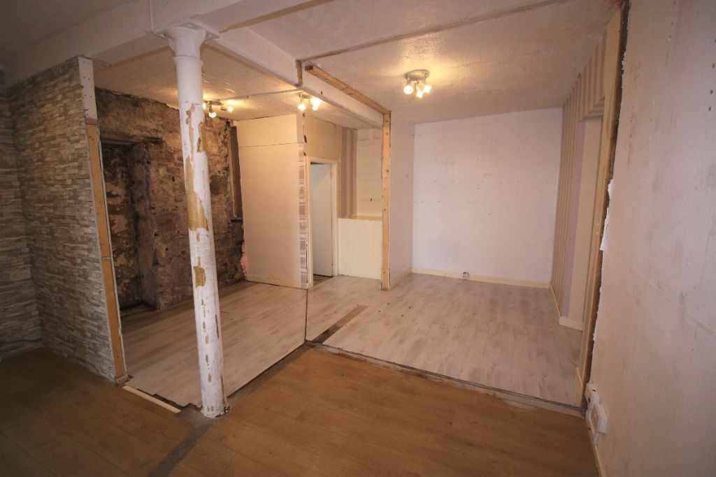 Commercial property to let in Castle Street, Montrose DD10, £8,400 pa
