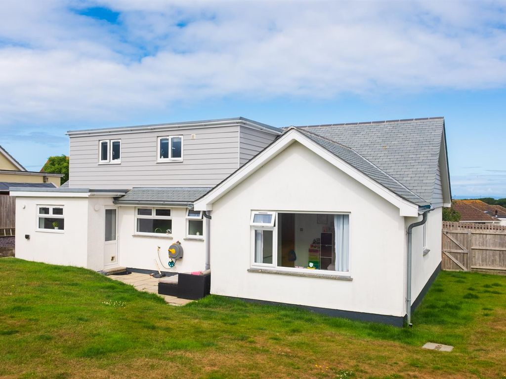 5 bed detached bungalow for sale in Laflouder Fields, Mullion, Helston TR12, £749,500