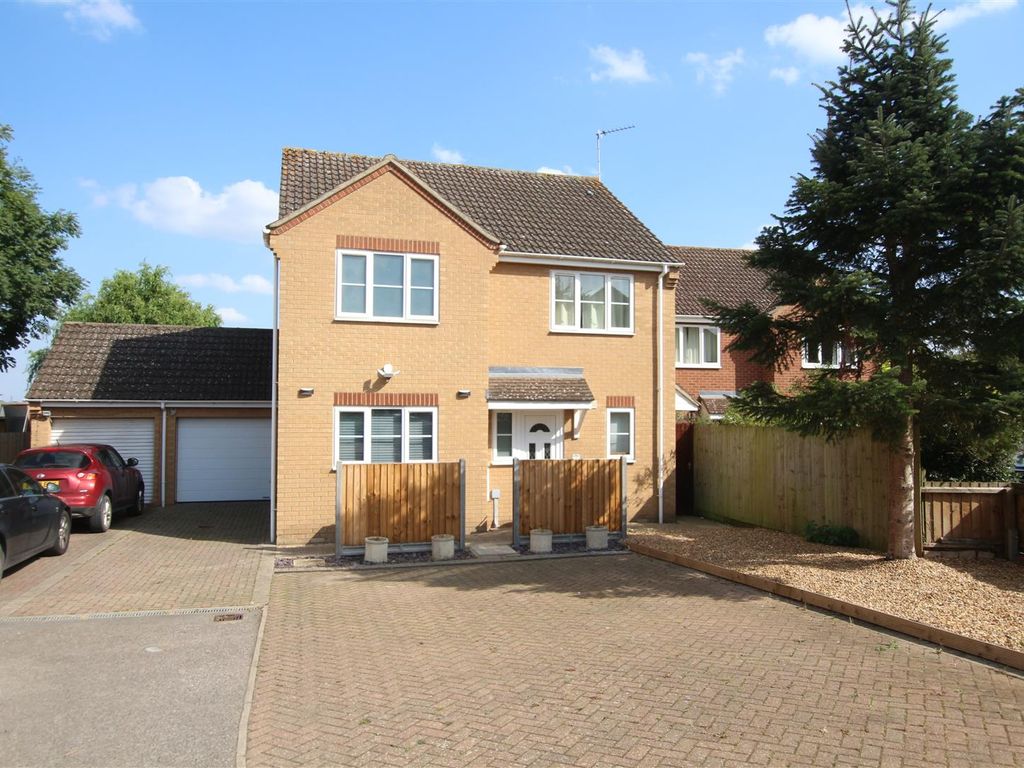 4 bed detached house for sale in The Brambles, Littleport, Ely CB6, £375,000