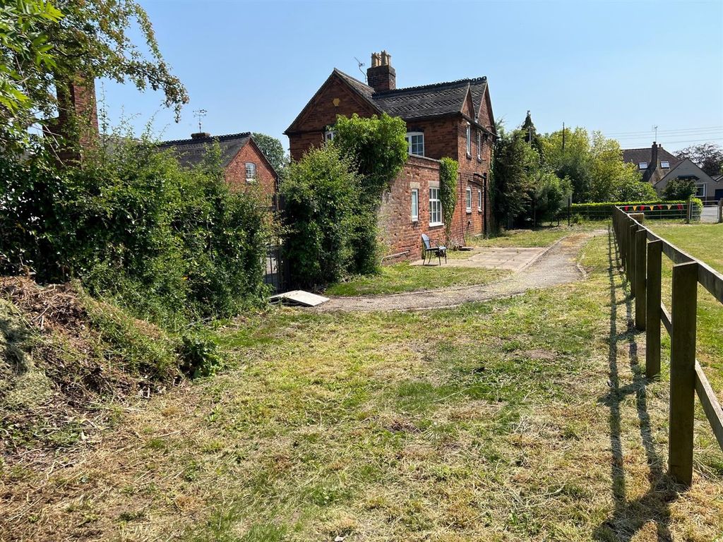 Detached house for sale in Woore Road, Buerton, Crewe CW3, £500,000