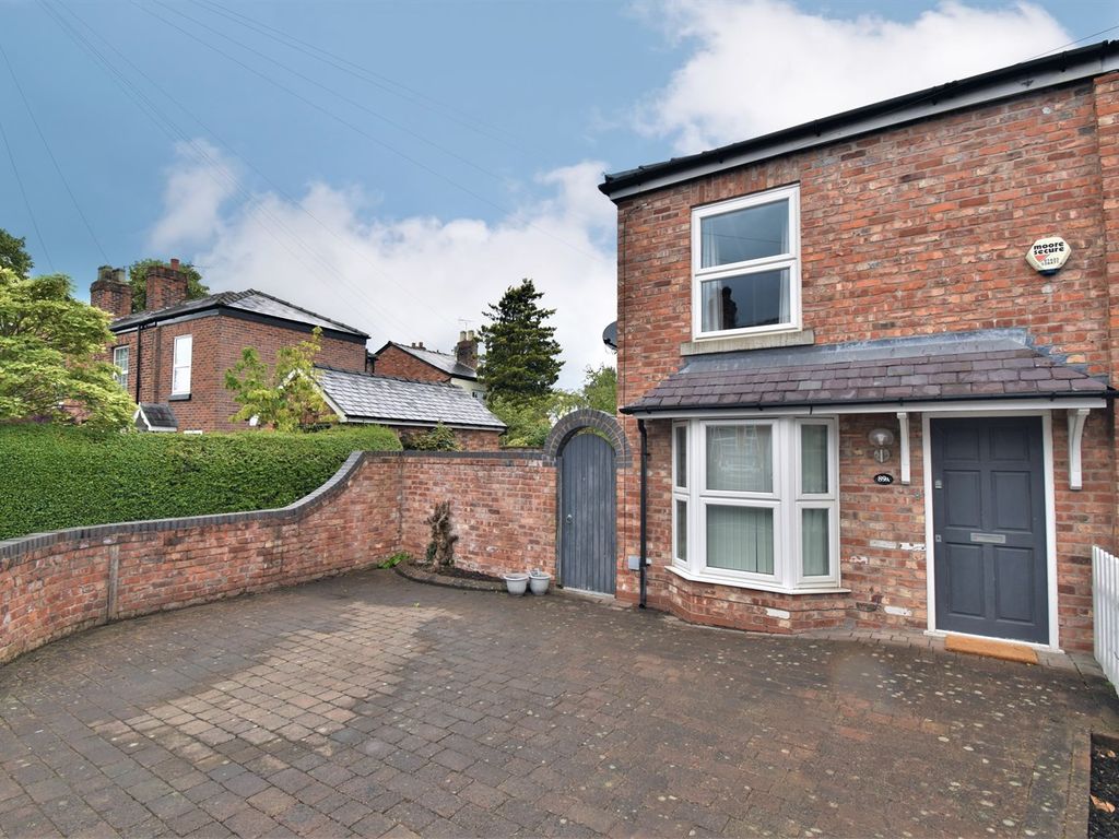 2 bed end terrace house for sale in Heyes Lane, Alderley Edge SK9, £375,000