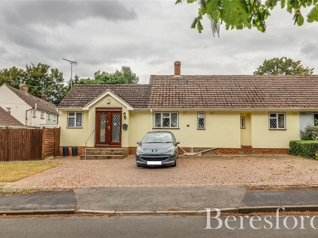 2 bed bungalow for sale in Cliffield, Shalford CM7, £375,000