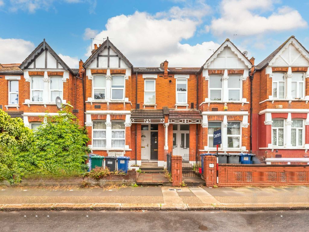 2 bed flat for sale in Algernon Road, London NW4, £325,000
