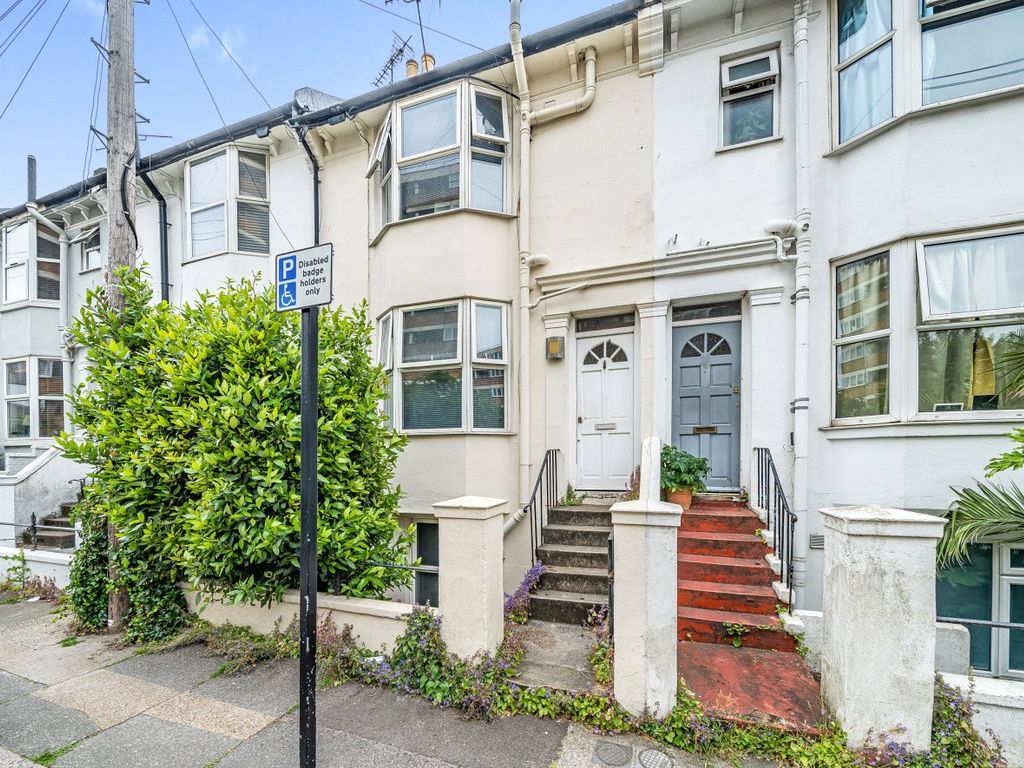 6 bed terraced house for sale in Clarendon Road, Hove, East Sussex BN3, £595,000