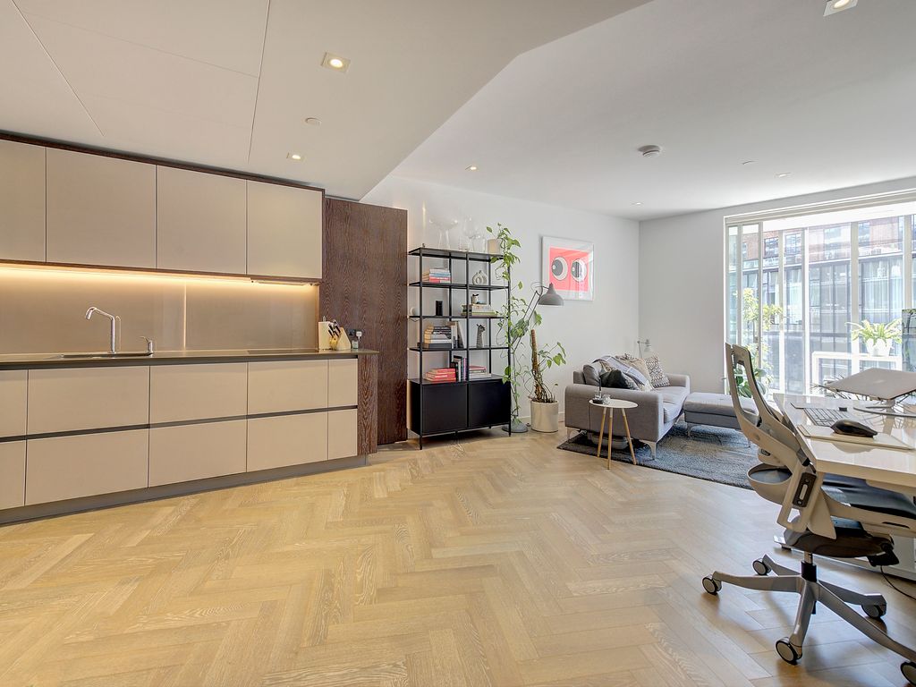 1 bed flat for sale in London SW11, £1,050,000