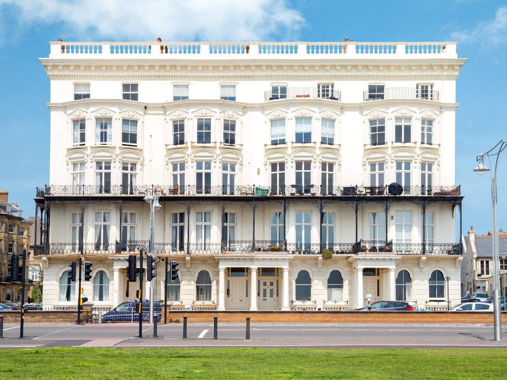 1 bed flat for sale in Adelaide Mansions, Hove, East Sussex BN3, £400,000