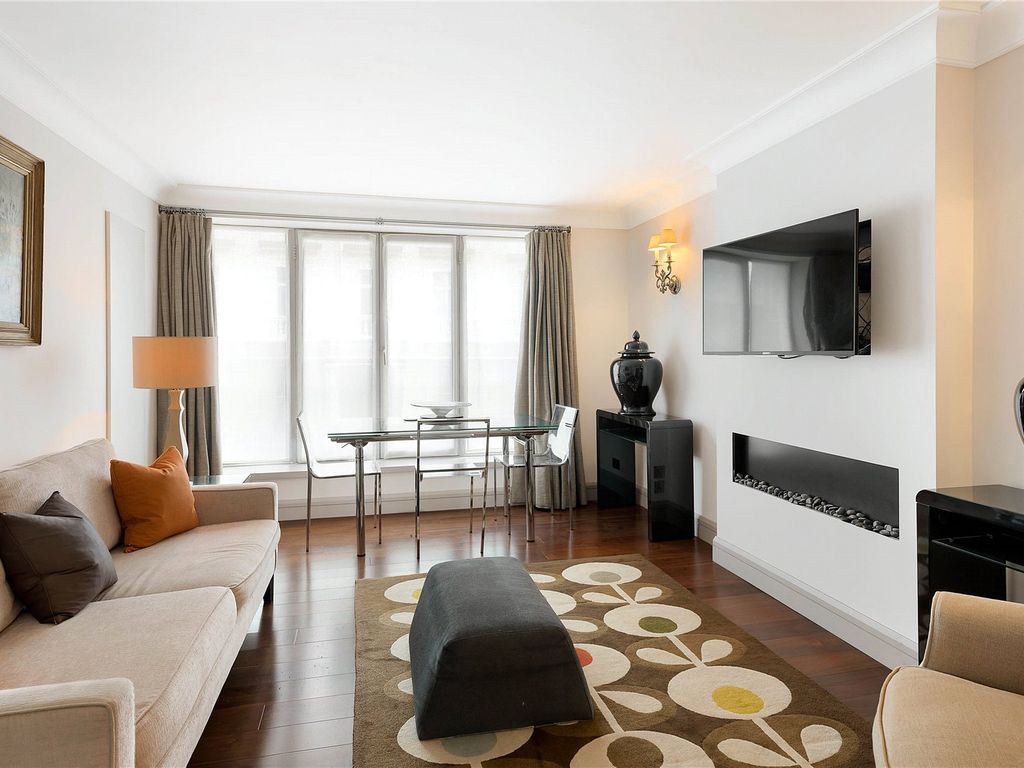 2 bed flat for sale in Chesham Street, London SW1X, £1,350,000