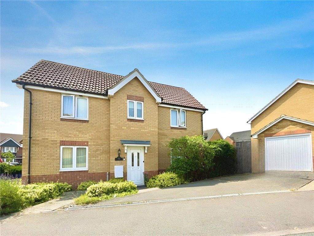 3 bed detached house for sale in Sylvan Drive, Newport, Isle Of Wight PO30, £340,000