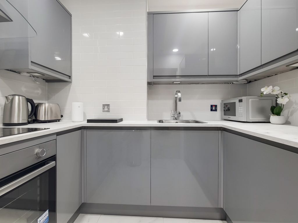 2 bed flat for sale in Draycott Place, Chelsea SW3, £2,000,000