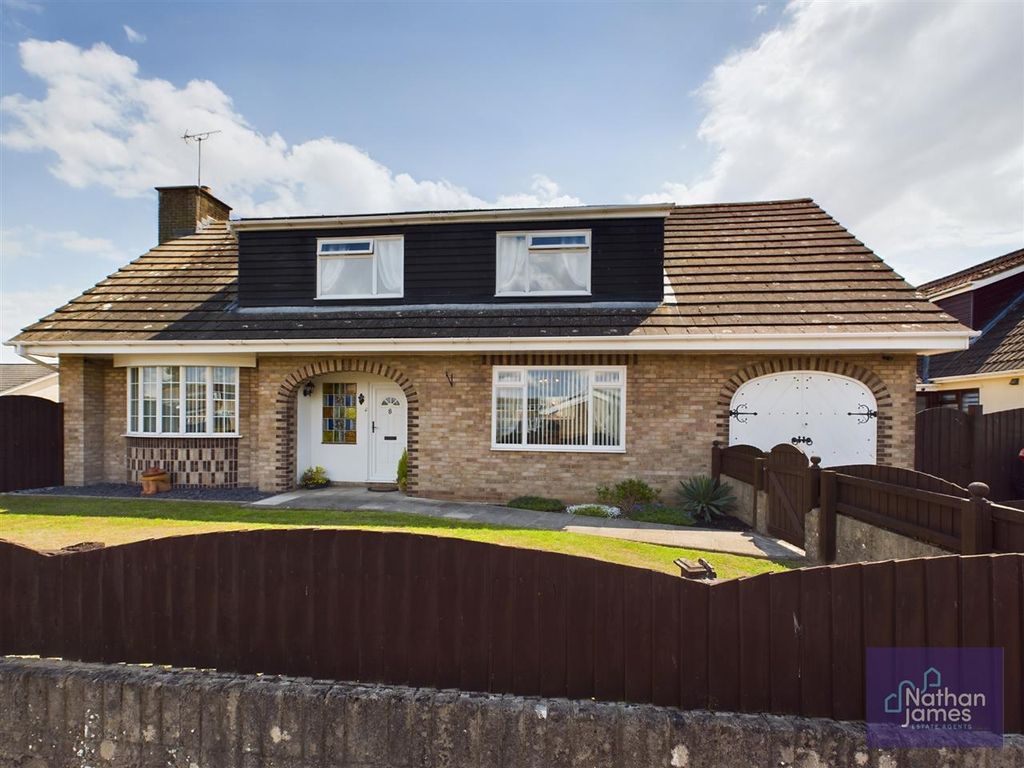 4 bed detached house for sale in Margretts Way, Caldicot NP26, £450,000
