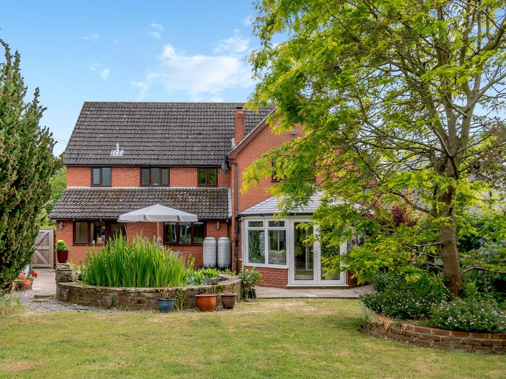 4 bed detached house for sale in Nethergate Street, Hopton, Diss IP22, £633,000