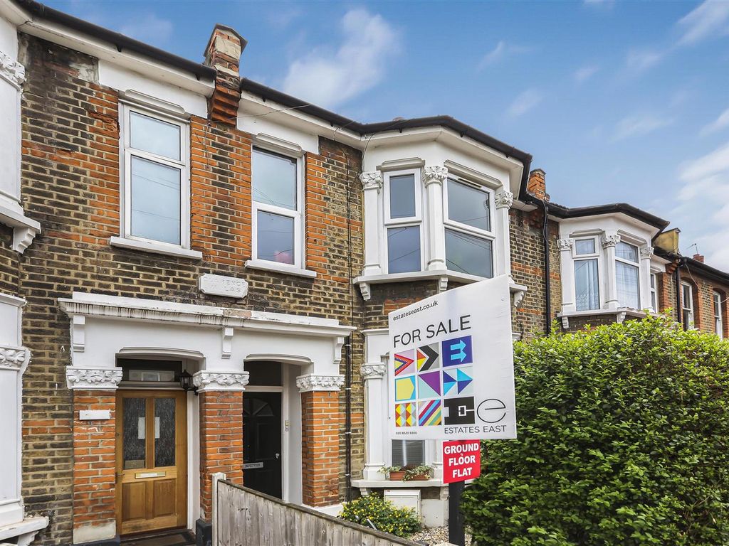 2 bed flat for sale in Morley Road, Leyton, London E10, £465,000