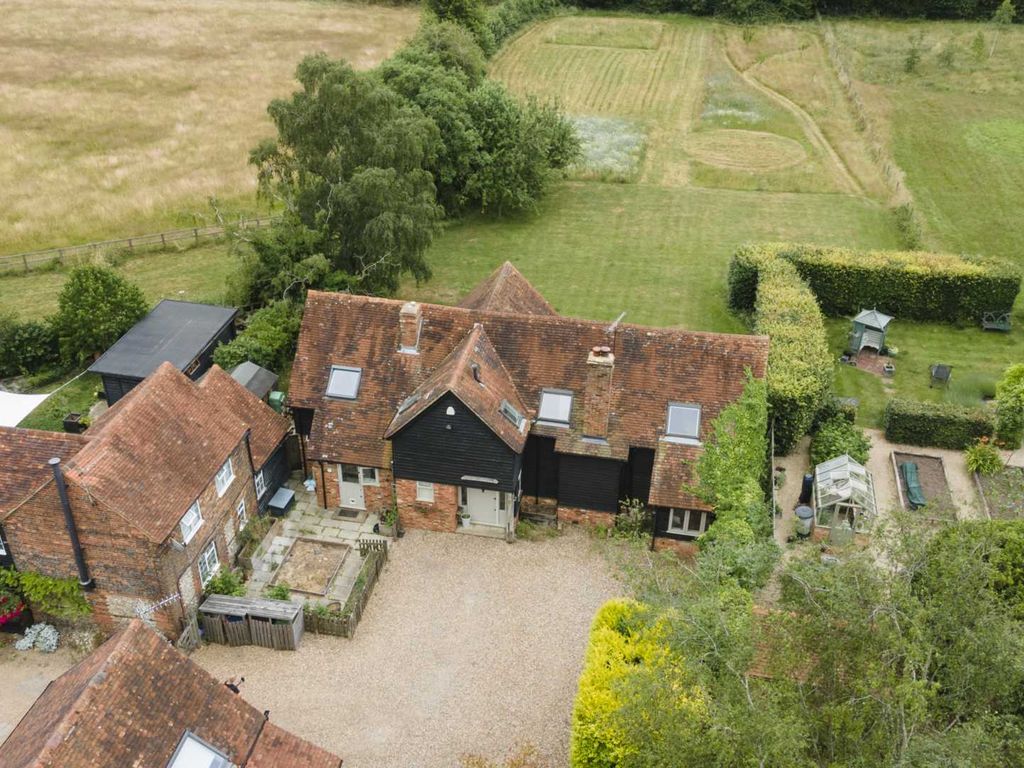 4 bed barn conversion for sale in Clump Barn, Lee Common HP16, £1,250,000