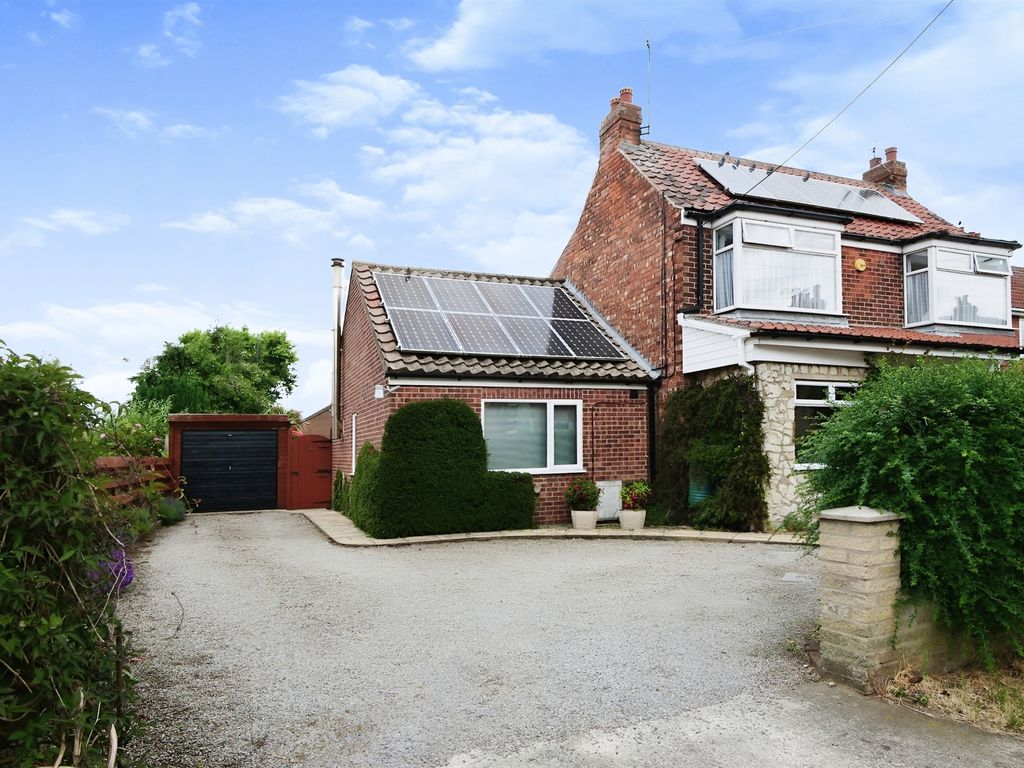 3 bed detached house for sale in North Lane, Haxby, York YO32, £525,000