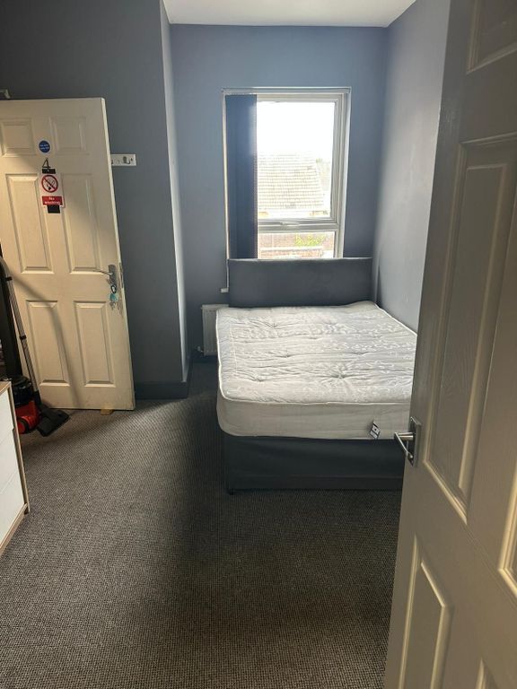 Room to rent in Cecil Avenue, Warmsworth, Doncaster DN4, £520 pcm