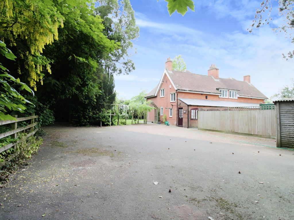 5 bed detached house for sale in Ashby Lane, Bitteswell, Lutterworth LE17, £850,000