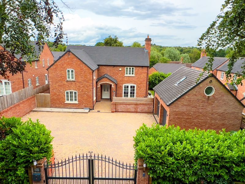 5 bed detached house for sale in Farm Lane, Horsehay, Telford TF4, £625,000