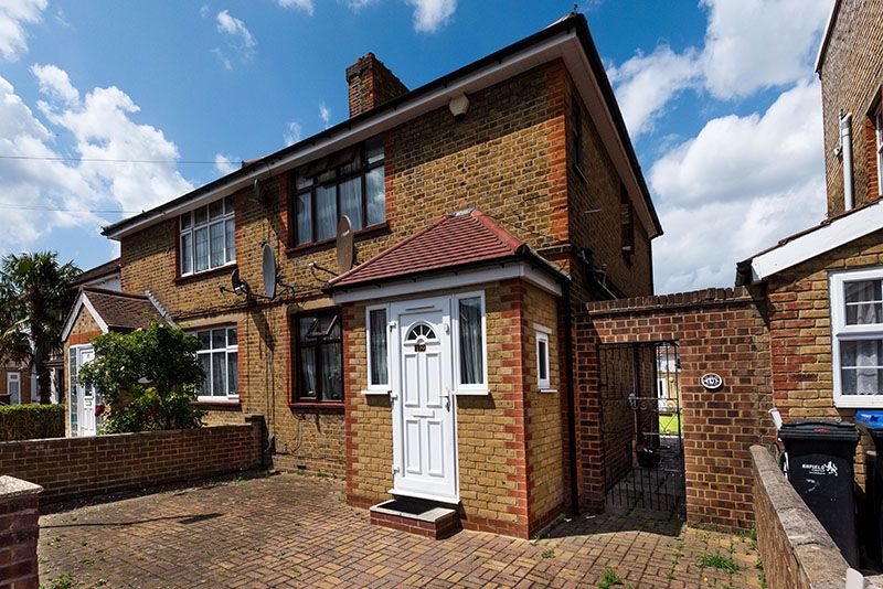 3 bed end terrace house for sale in Latymer Way, London N9, £519,950