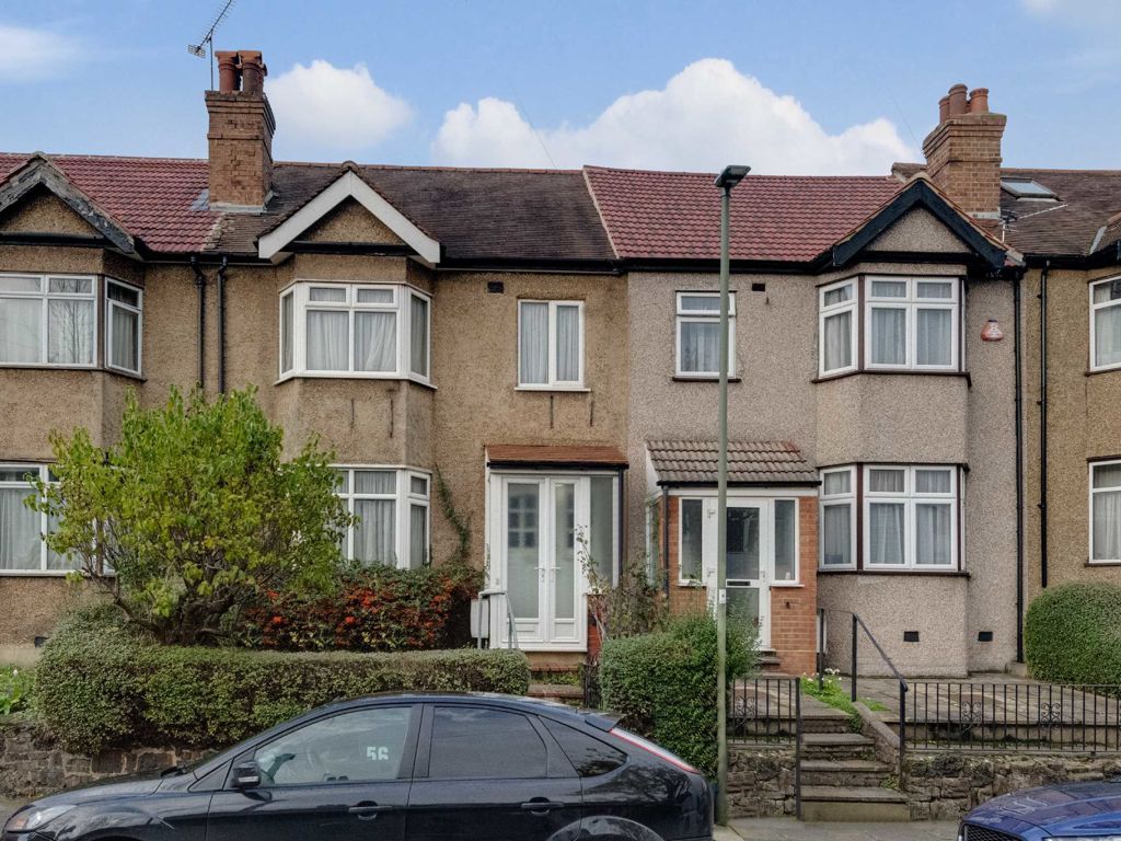 3 bed terraced house for sale in Albert Road, London NW4, £595,000