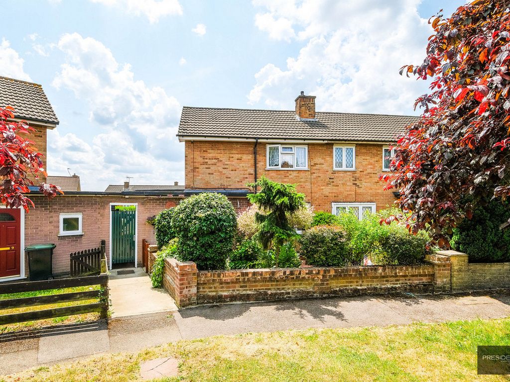 2 bed end terrace house for sale in Greenfields, Loughton IG10, £450,000