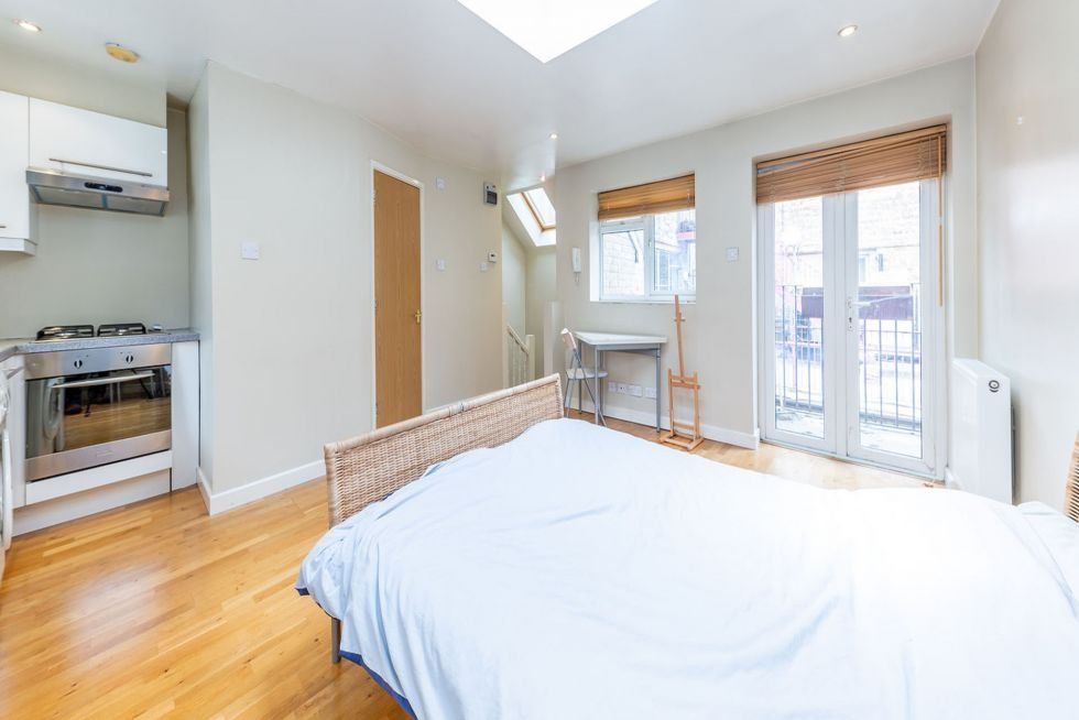 Studio to rent in Westland Place, London N1, £1,647 pcm