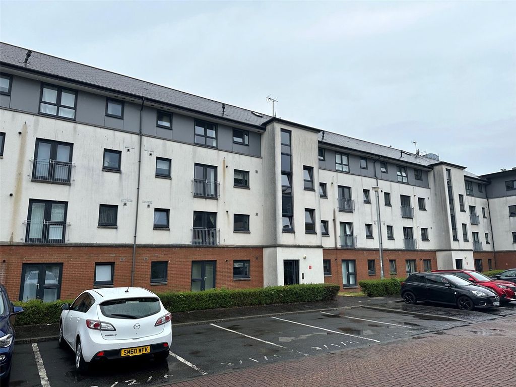 2 bed flat for sale in Kincaid Court, Greenock, Inverclyde PA15, £80,000